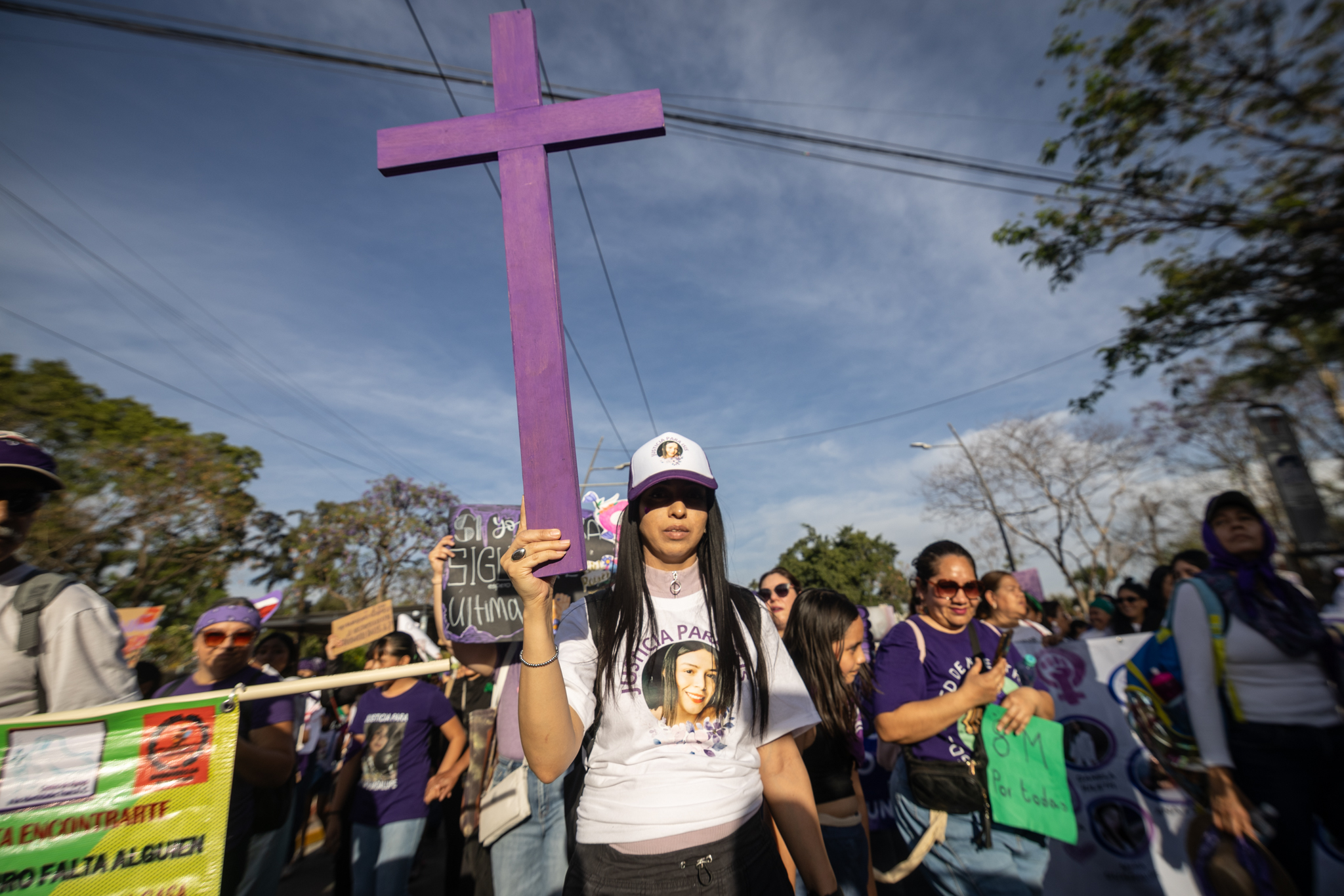 Más de 15 mil mujeres marchan en Guadalajara durante la jornada del 8M