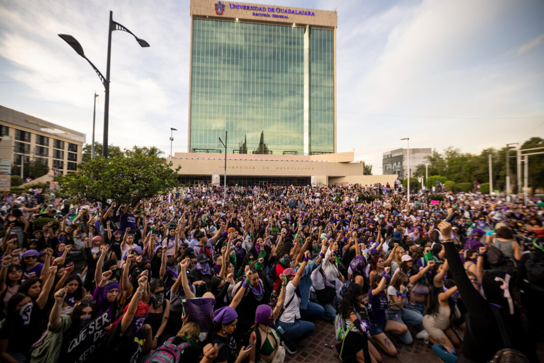 Sin título-1-35 Más de 15 mil mujeres marchan en Guadalajara durante la jornada del 8M
