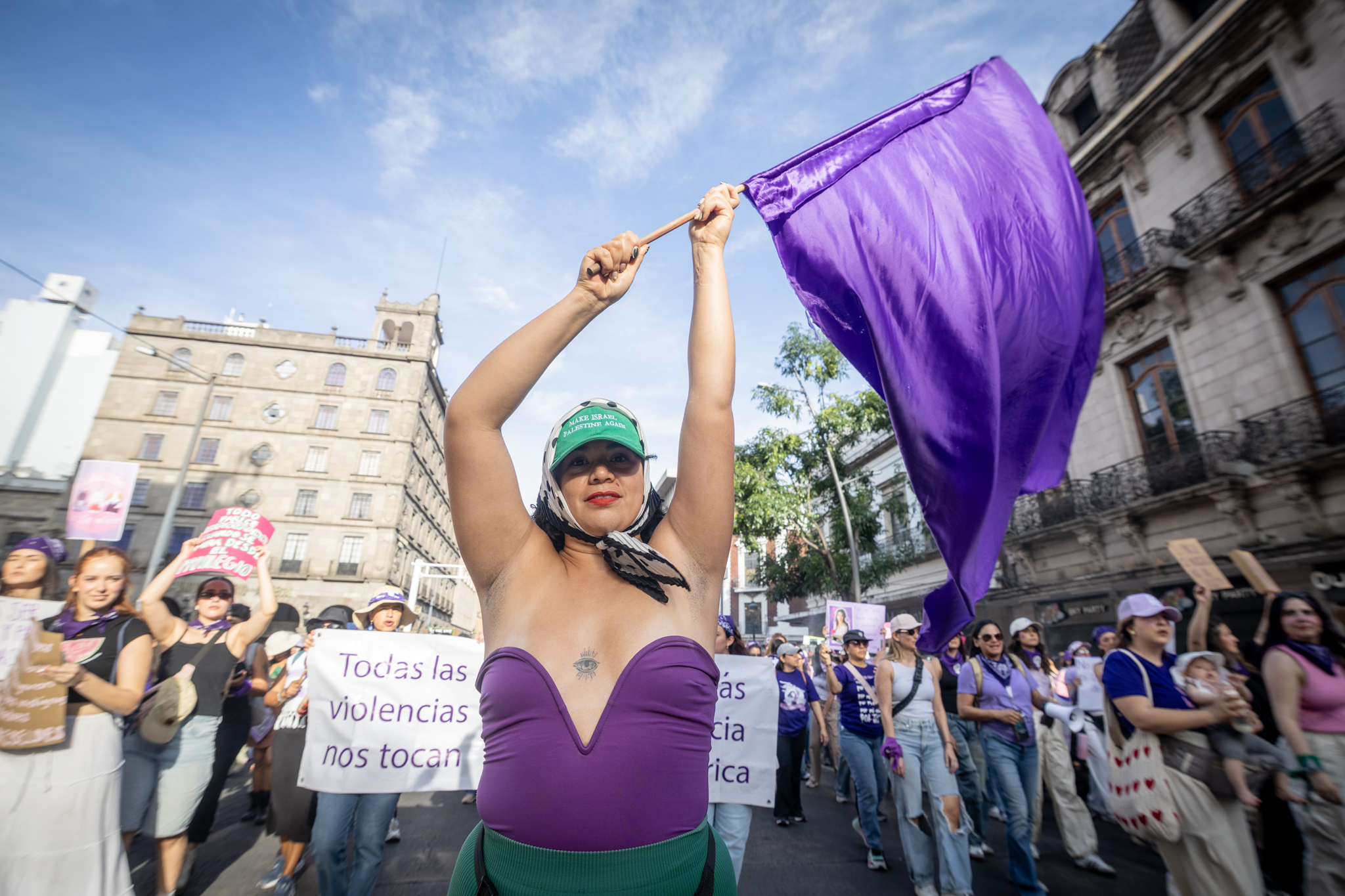 Más de 15 mil mujeres marchan en Guadalajara durante la jornada del 8M