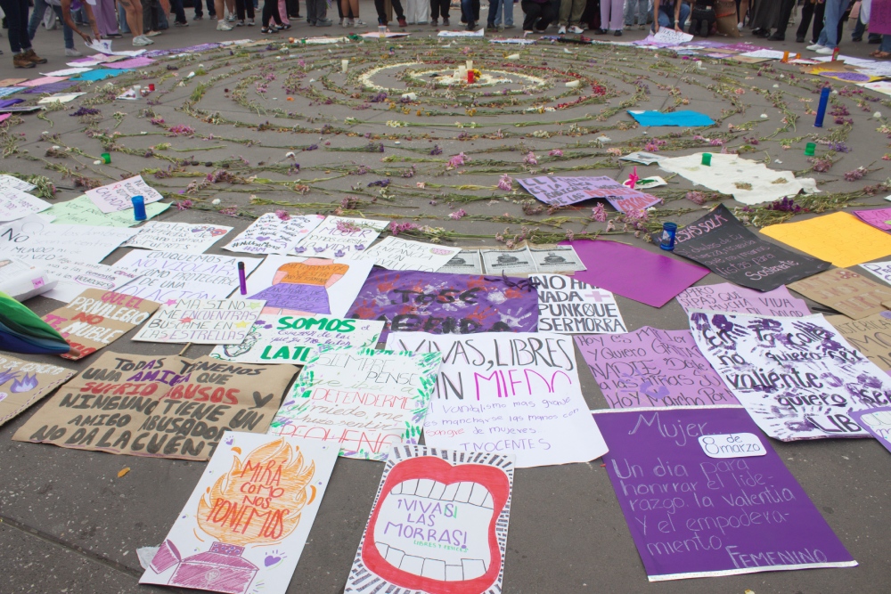 Ciudad de México se pinta de morado, crónica del 8M