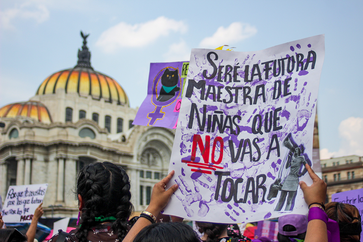 Más de 120 mil mujeres marchan en el 8M en la Ciudad de México