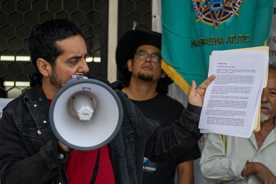 Pueblos originarios de la CDMX denuncian consulta simulada en el Plan General de Desarrollo de Brugada