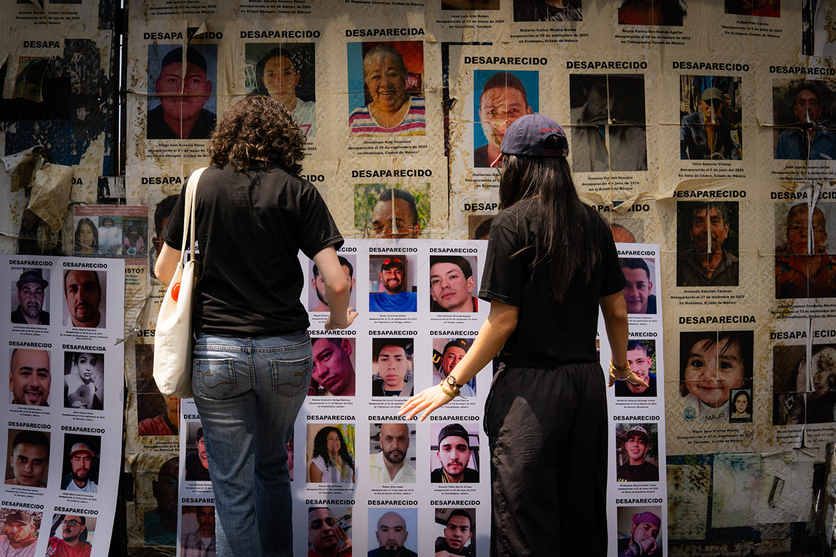 Familias y colectivos restauran memorial en la Glorieta de los Desaparecidos y lanzan campaña para el Mundial 2026