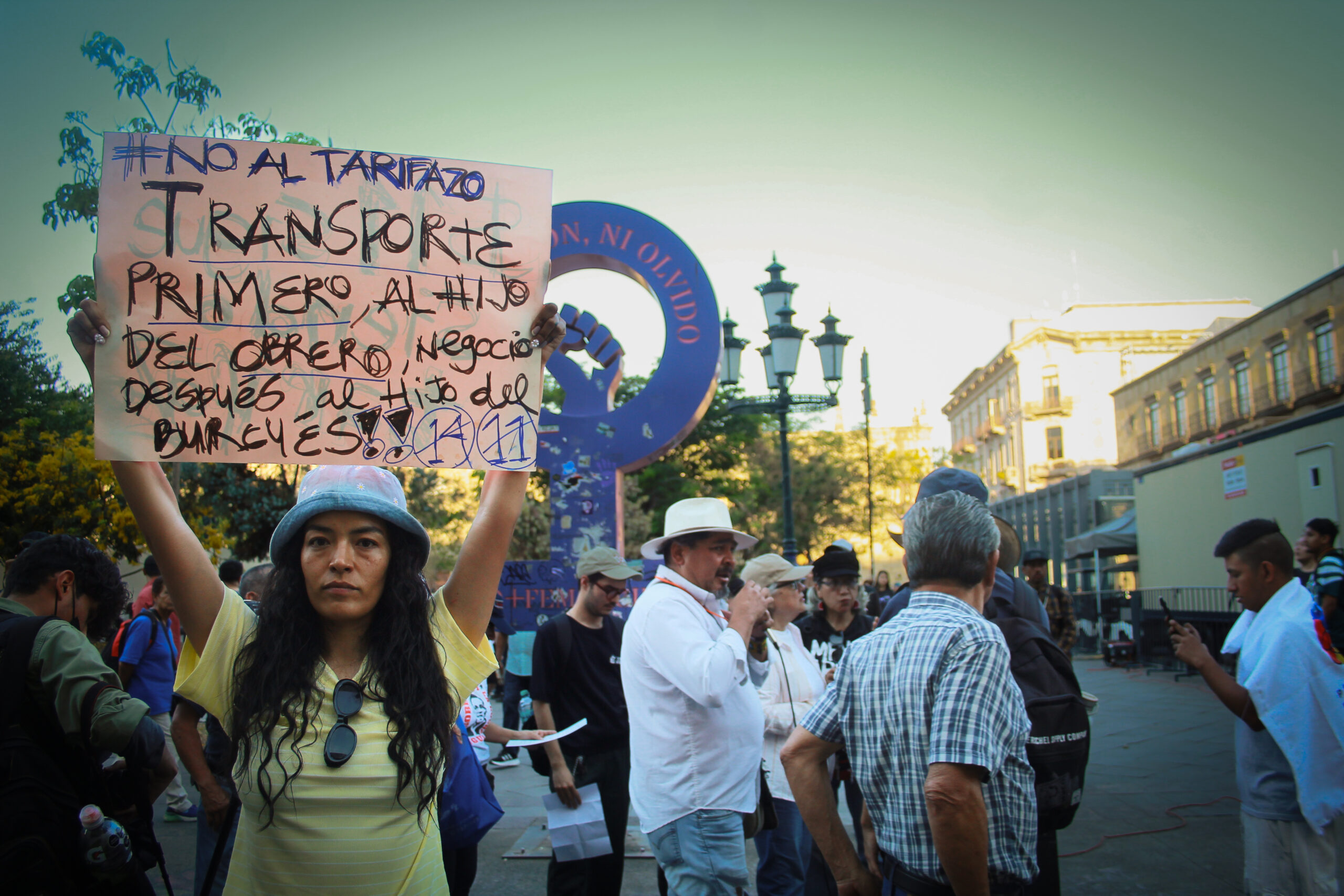 Marcha contra el tarifazo en Guadalajara: denuncian imposición de tarifa y crisis del transporte público