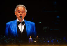 Andrea Bocelli cautiva al Zócalo de la CDMX en una noche de gala