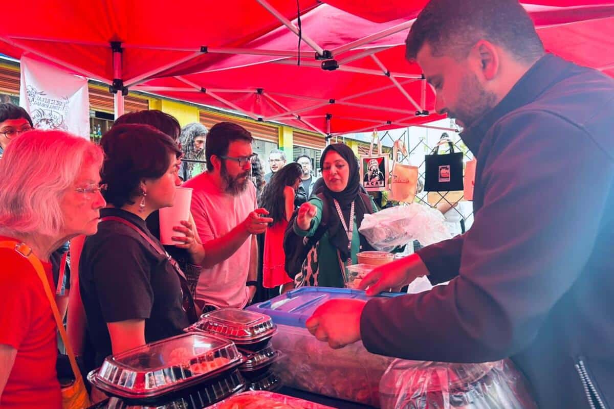 Vendimia solidaria en la CDMX recauda fondos para Palestina y apoya a familia refugiada