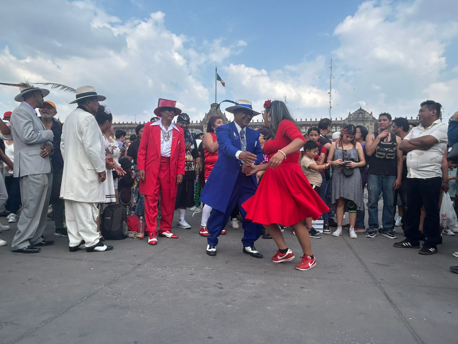 La plancha del Zócalo se convirtió en pista de baile sonidero