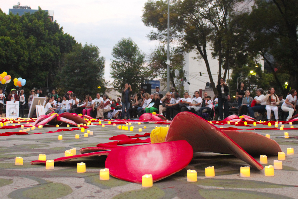 10 de mayo, nada que celebrar: familias buscadoras velaron a quienes murieron sin encontrar a sus desaparecidos