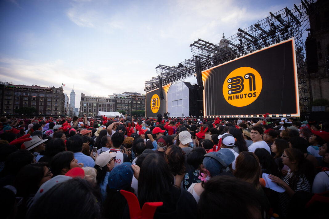 IMG_5804.JPG Más de 230 mil personas celebran el Día de las Infancias con 31 Minutos en el Zócalo de la Ciudad de México