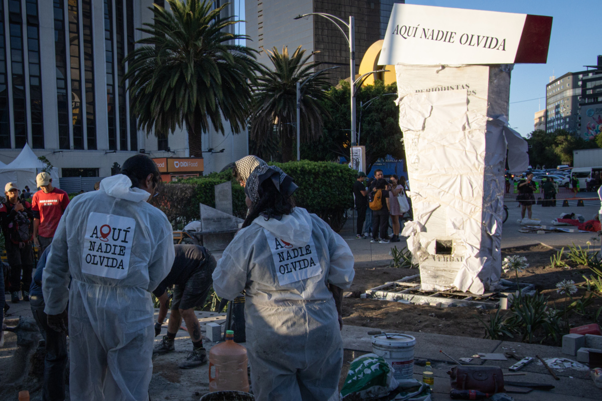 Fotos: antimonumento "Aquí Nadie Olvida" por periodistas en México