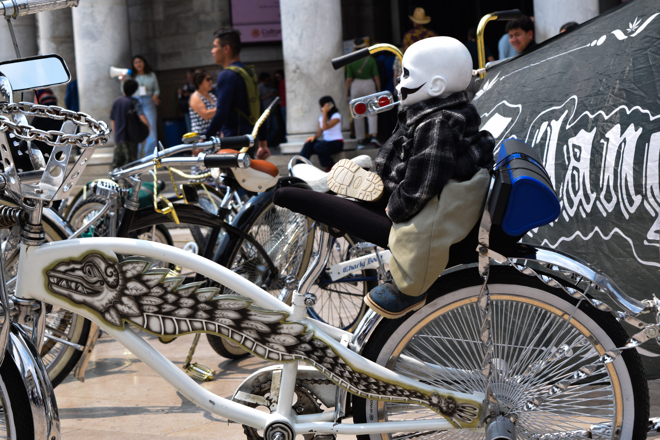 Rodada lowrider en Bellas Artes: Bicicletas como resistencia de la cultura chicana en CDMX