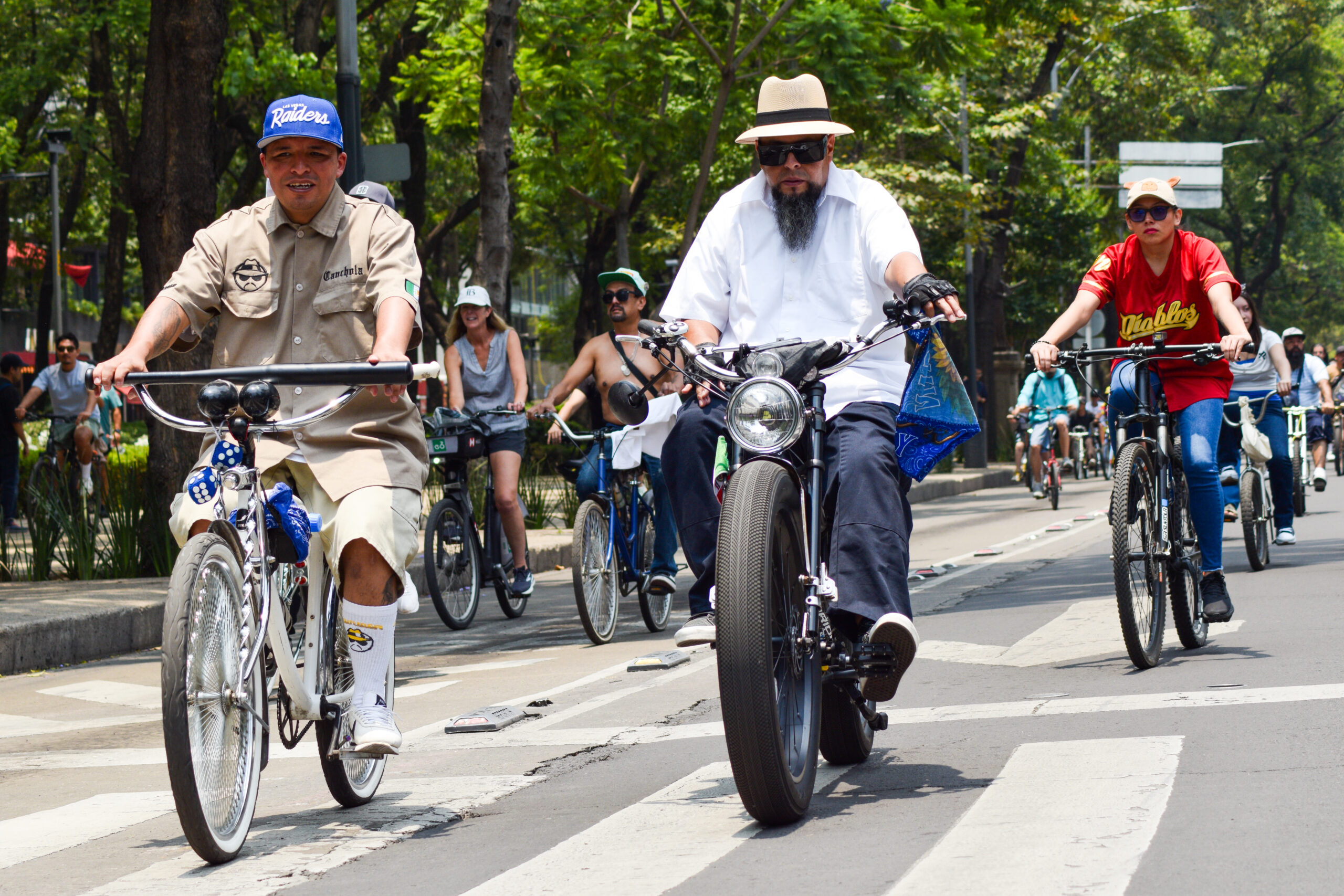 Rodada lowrider en Bellas Artes: Bicicletas como resistencia de la cultura chicana en CDMX