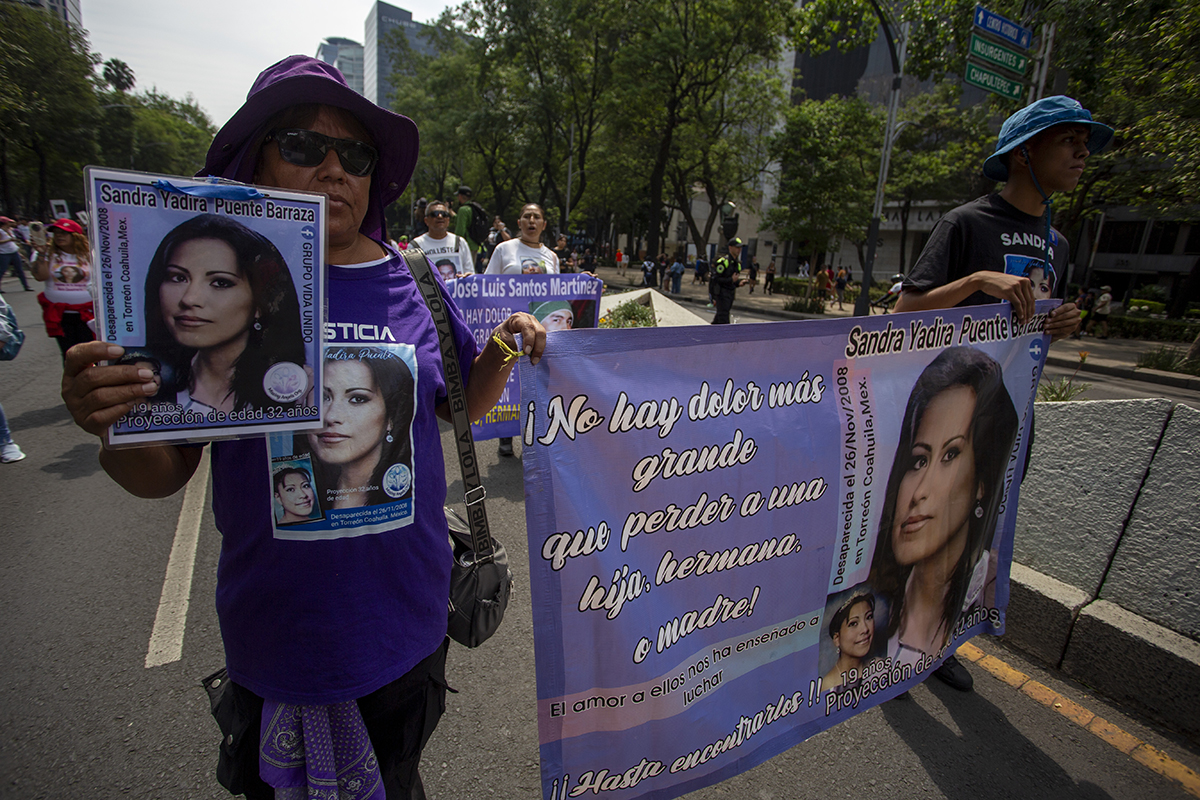 "10 de mayo no es de fiesta, es de lucha y de protesta": madres buscadoras marchan en la Ciudad de México por 130 mil desaparecidos