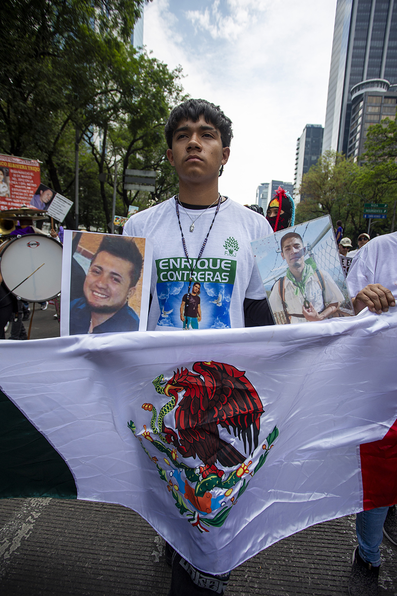 "10 de mayo no es de fiesta, es de lucha y de protesta": madres buscadoras marchan en la Ciudad de México por 130 mil desaparecidos
