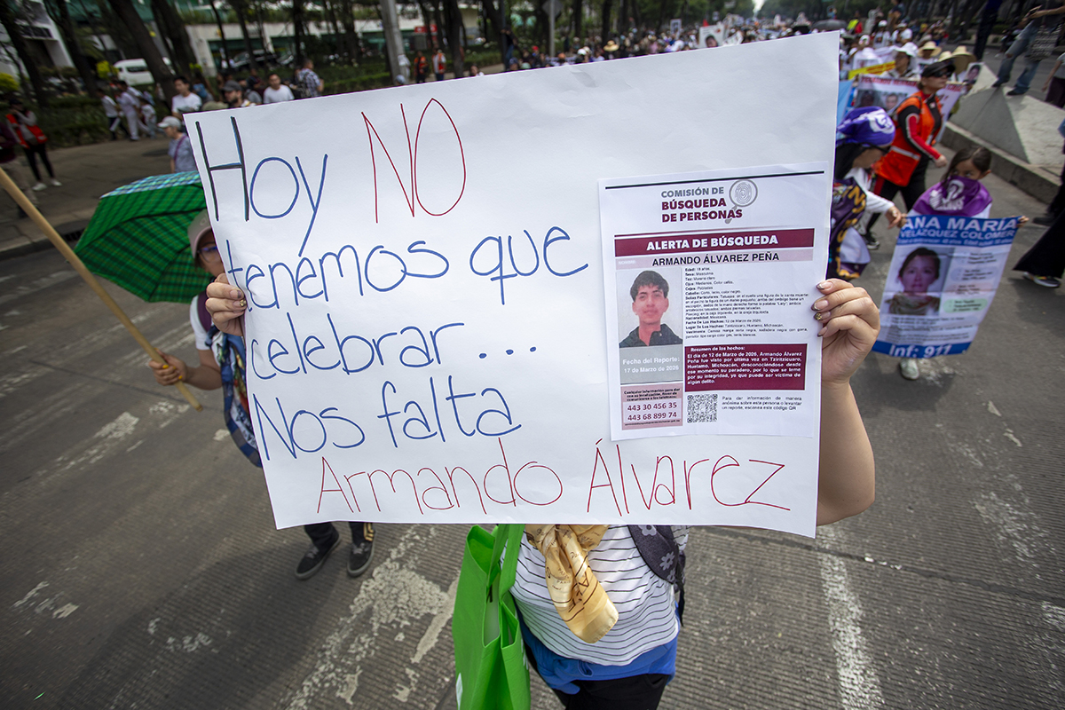"10 de mayo no es de fiesta, es de lucha y de protesta": madres buscadoras marchan en la Ciudad de México por 130 mil desaparecidos