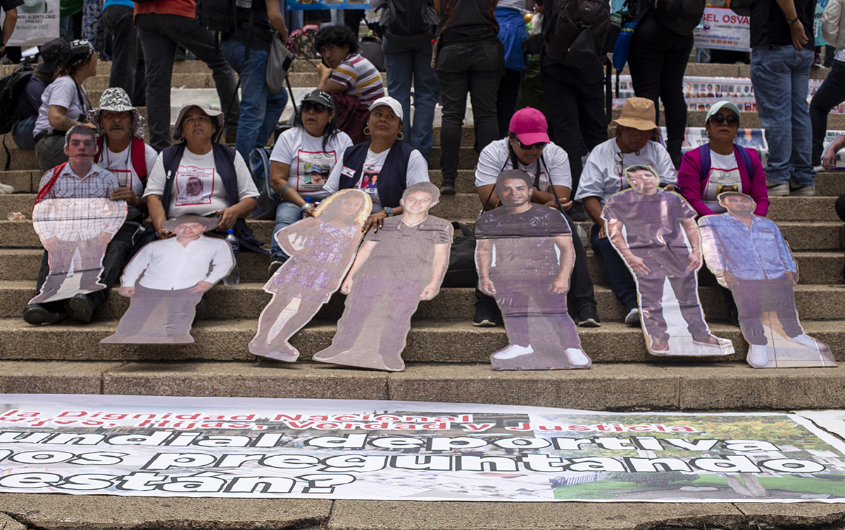 "10 de mayo no es de fiesta, es de lucha y de protesta": madres buscadoras marchan en la Ciudad de México por 130 mil desaparecidos