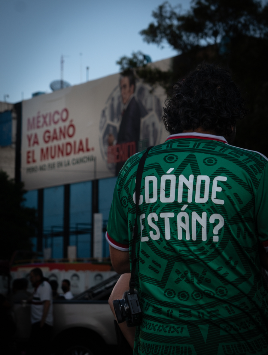 Fichas de desaparecidos en el Estadio Azteca: colectivos buscadores interpelan al mundo desde la sede del Mundial 2026