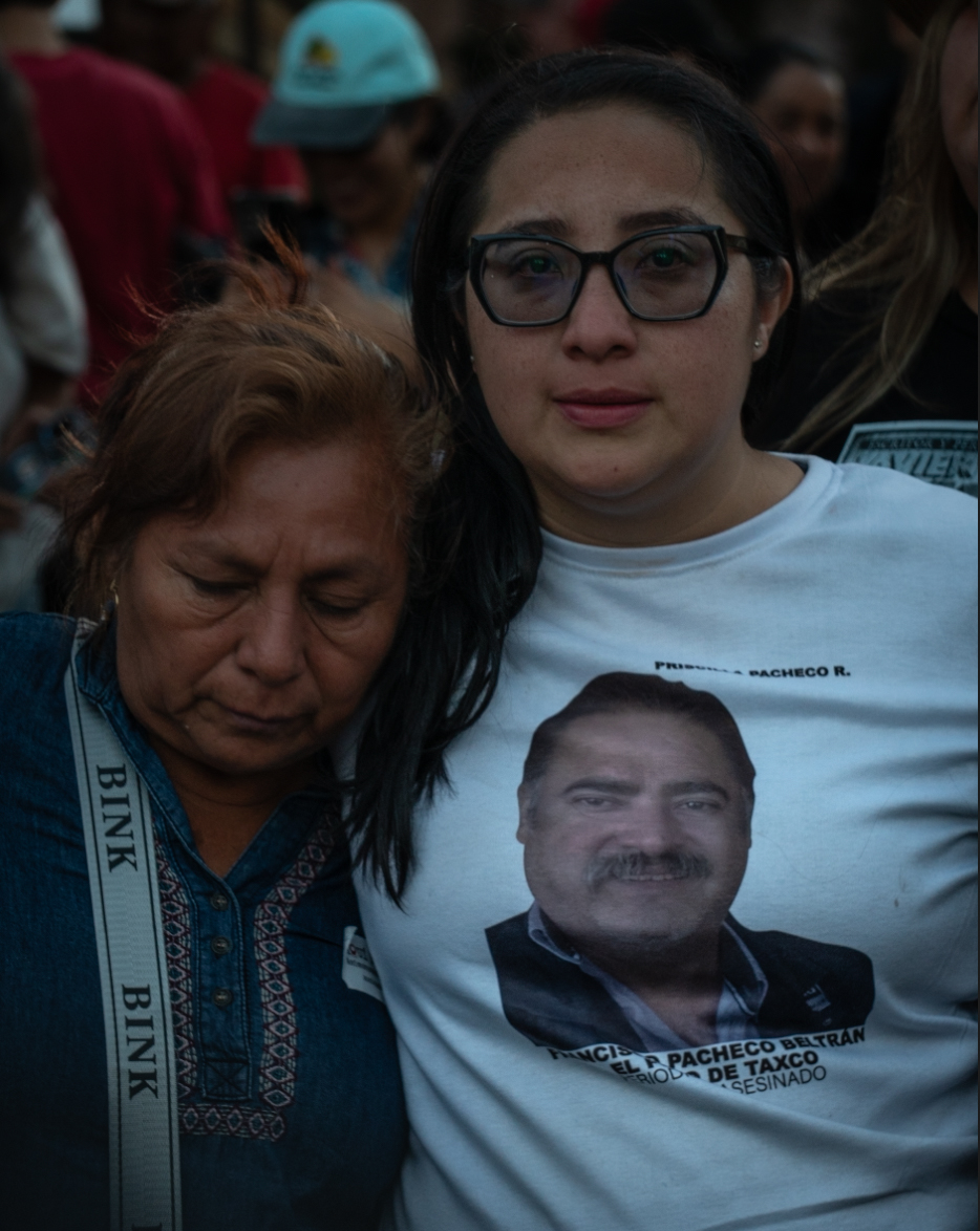 Fotos: antimonumento "Aquí Nadie Olvida" por periodistas en México