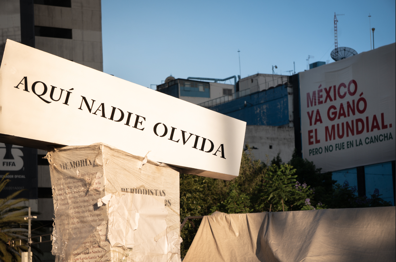 Fotos: antimonumento "Aquí Nadie Olvida" por periodistas en México