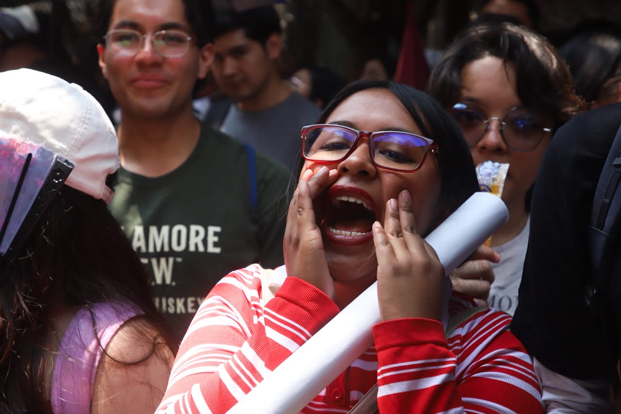 Estudiantes del IPN bloquean Eje Central y exigen diálogo con SEP