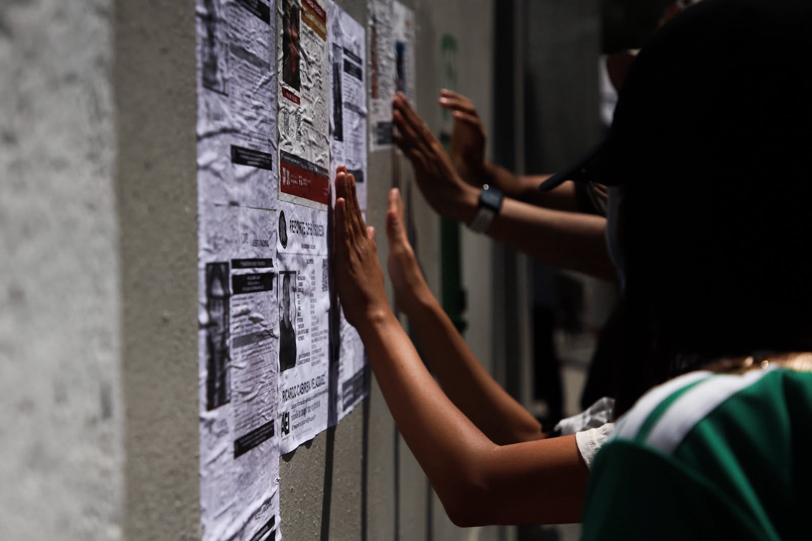 Fichas de desaparecidos en el Estadio Azteca: colectivos buscadores interpelan al mundo desde la sede del Mundial 2026