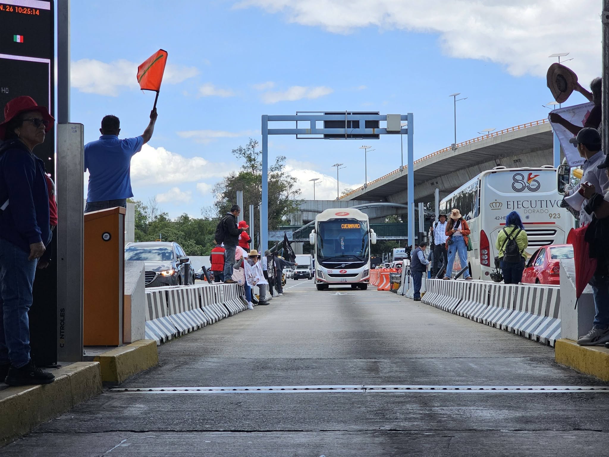 CNTE ratifica huelga nacional en su día 15; rechaza propuestas federales y denuncia represalia económica contra docentes
