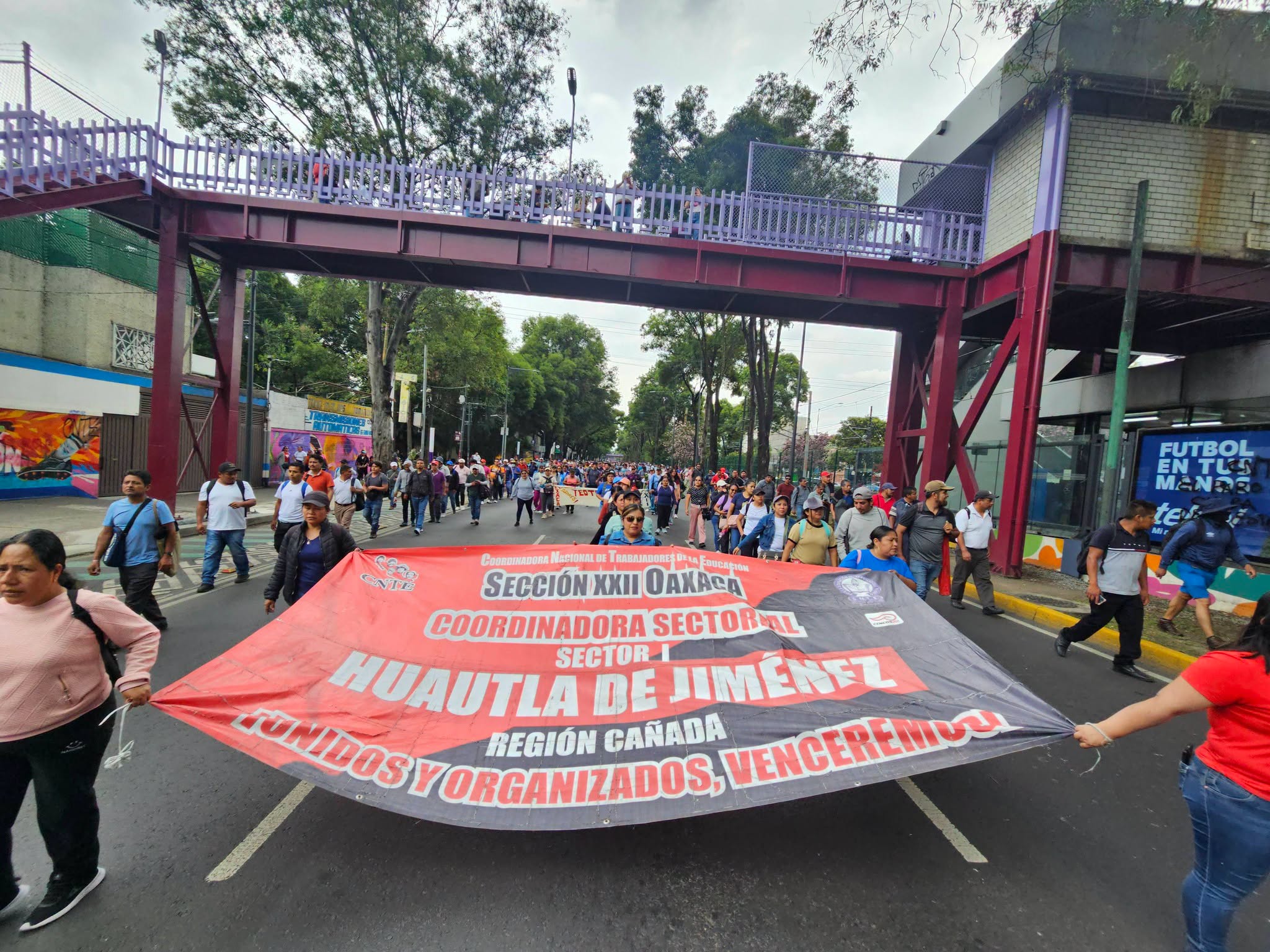 Policías golpean, roban y amenazan de muerte a maestros de la CETEG en jornada 17 de huelga CNTE