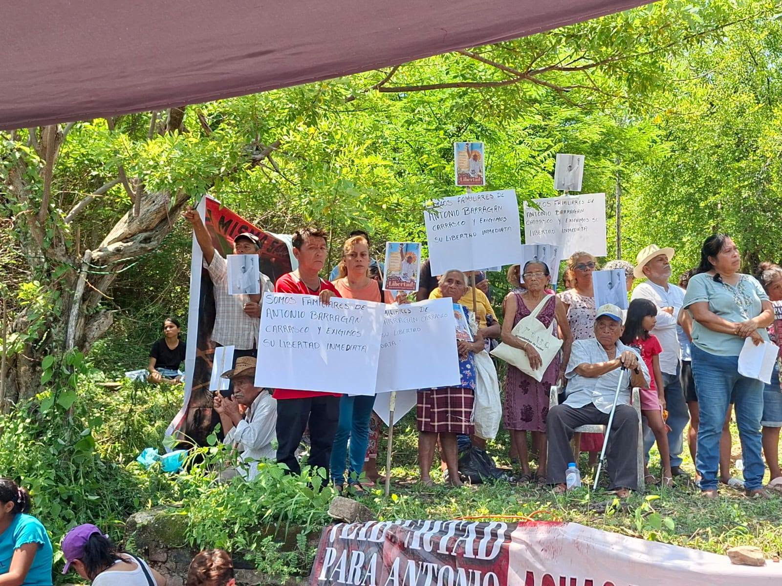 Campesinos de la Organización Campesina de la Sierra del Sur recuerdan la Masacre de Aguas Blancas en Guerrero