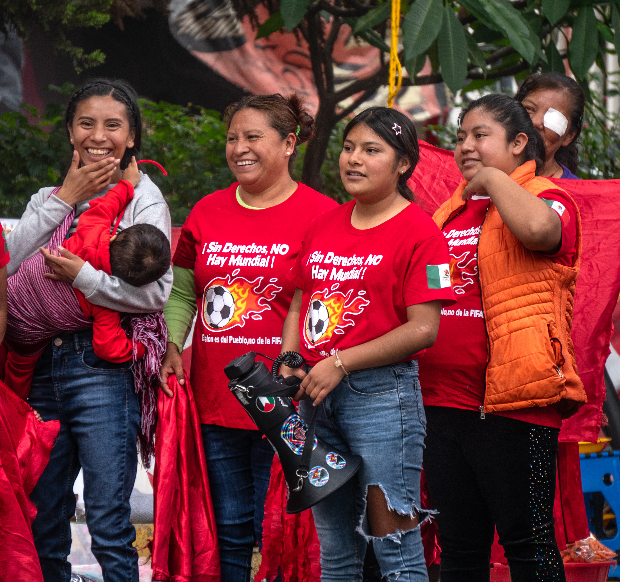 Familiares de Samir Flores y colectivos antimundialistas convierten el futbol popular en protesta contra el "Mundial del Despojo"
