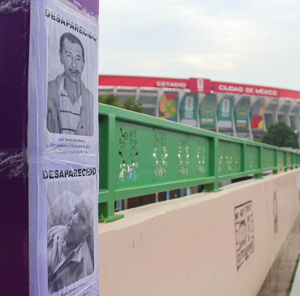 Colectivos, familias buscadoras y vecinos de Santa Úrsula realizan jornada antimundialista frente al Estadio Azteca
