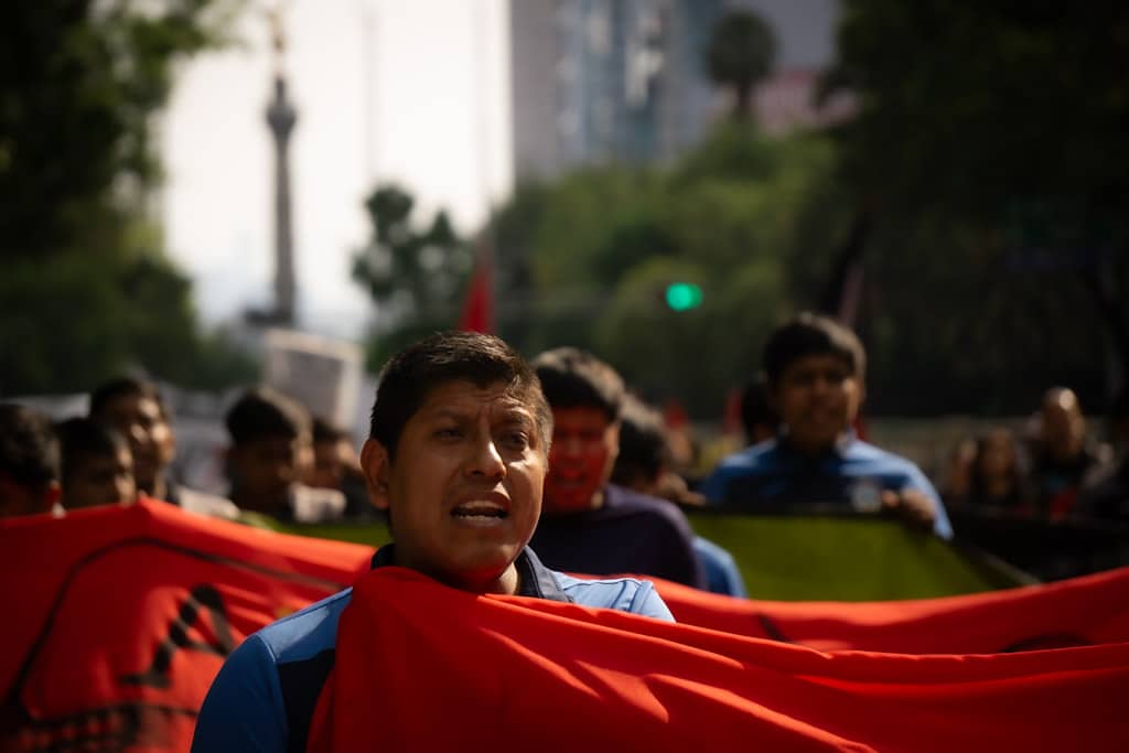 Ayotzinapa llega a CDMX pese al cerco: 141 jornadas globales sin paradero de los 43
