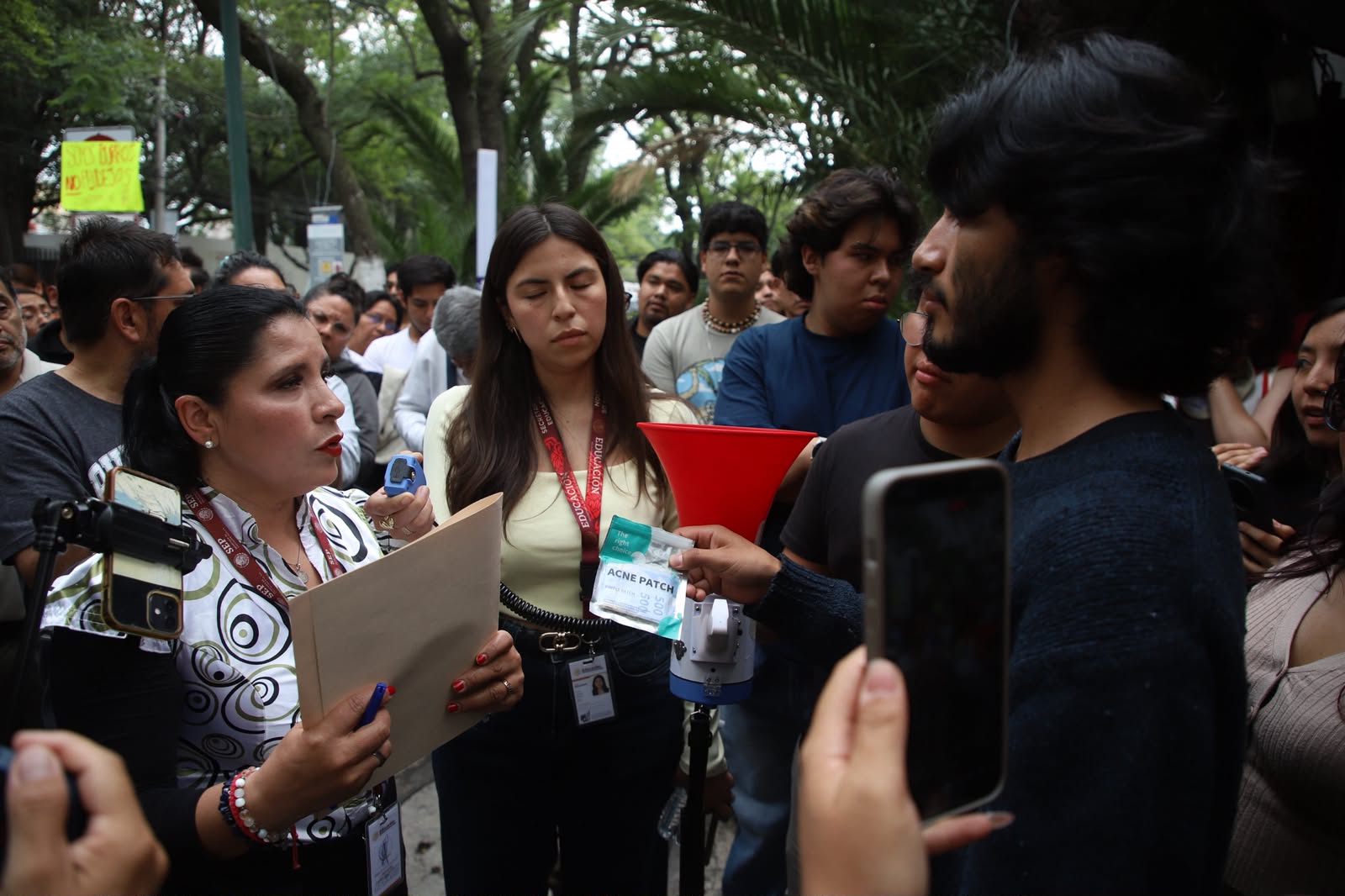 Estudiantes del IPN durante movilización por su pliego petitorio