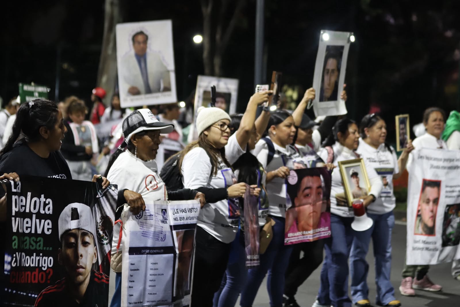 Cerco policial impide protesta pacífica de madres buscadoras a kilómetro y medio del Estadio Azteca
