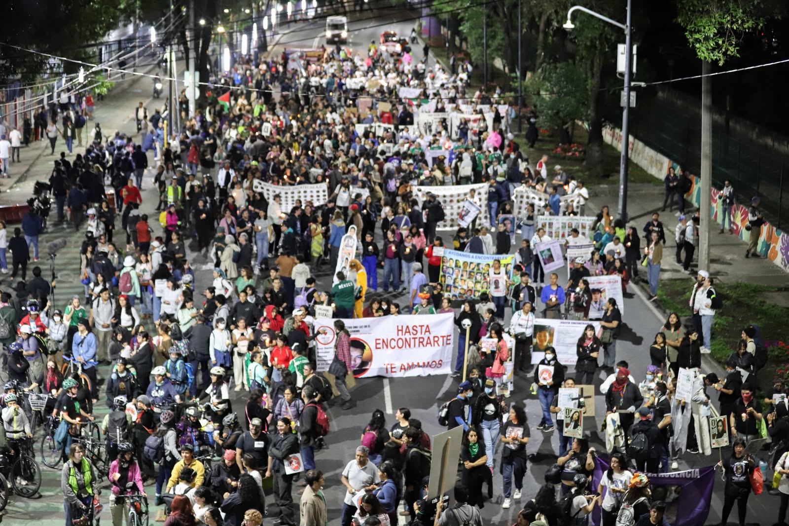 Cerco policial impide protesta pacífica de madres buscadoras a kilómetro y medio del Estadio Azteca