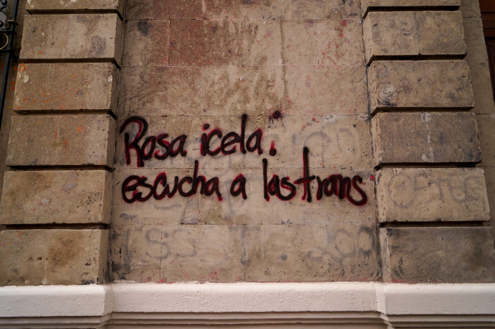 Organizaciones trans y no binarias toman SEGOB; exigen diálogo con Rosa Icela Rodríguez y Ley Integral Trans
