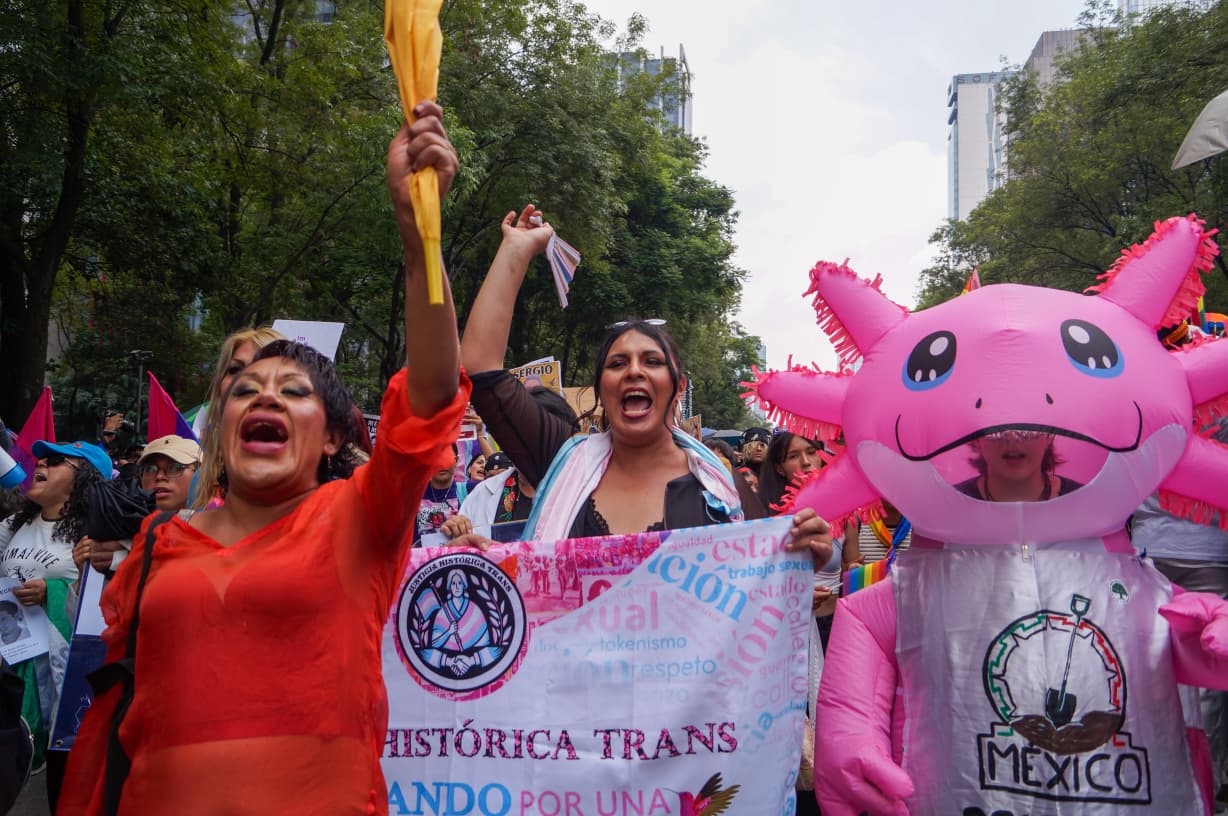 Marcha del Orgullo CDMX 2026: obstáculos, plantón trans y Contramarcha