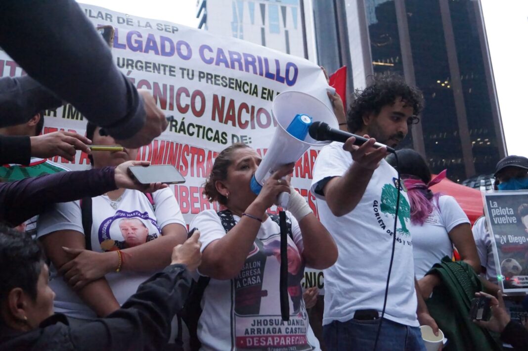 Madres buscadoras protestan previo al México vs Ecuador