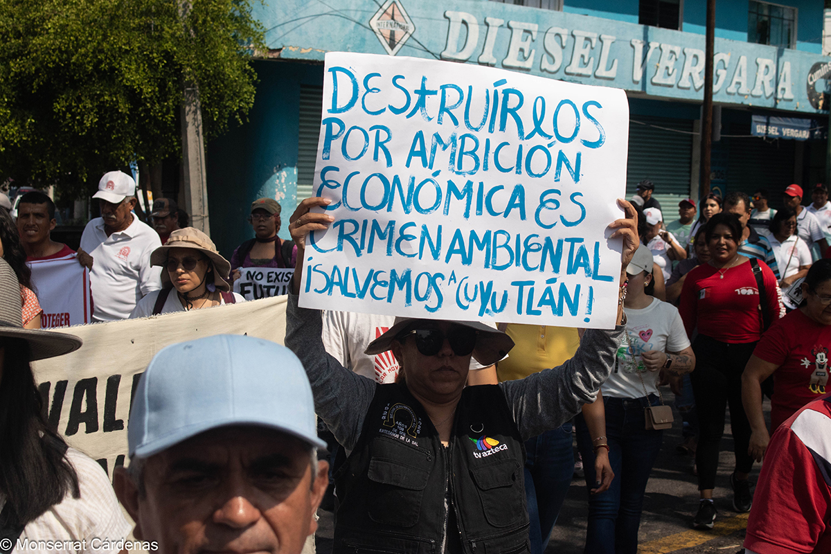 salineros defienden su futuro ante la expansión del Puerto de Manzanillo