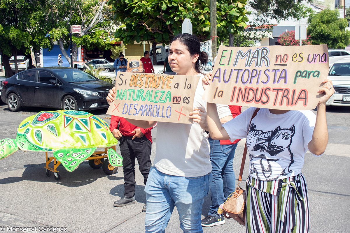 salineros defienden su futuro ante la expansión del Puerto de Manzanillo