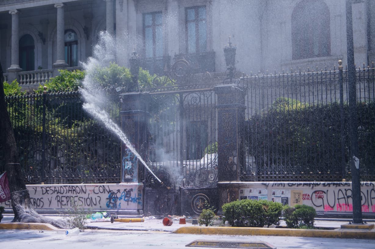 Colectivos trans bloquean Reforma tras fracasar diálogo con Segob y GCDMX