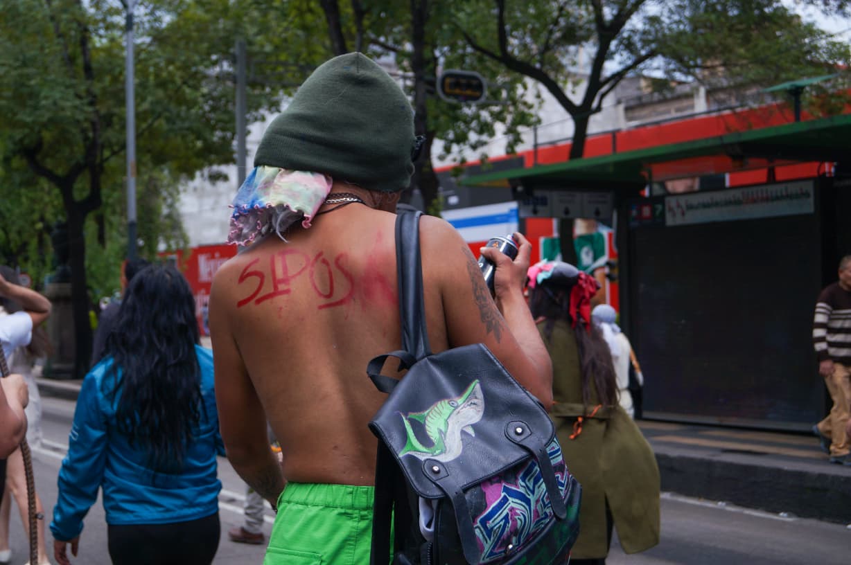 Colectivos trans bloquean Reforma tras fracasar diálogo con Segob y GCDMX