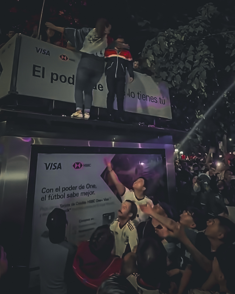 Entre el fanatismo y el desenfreno, la CDMX despide el Mundial en Reforma