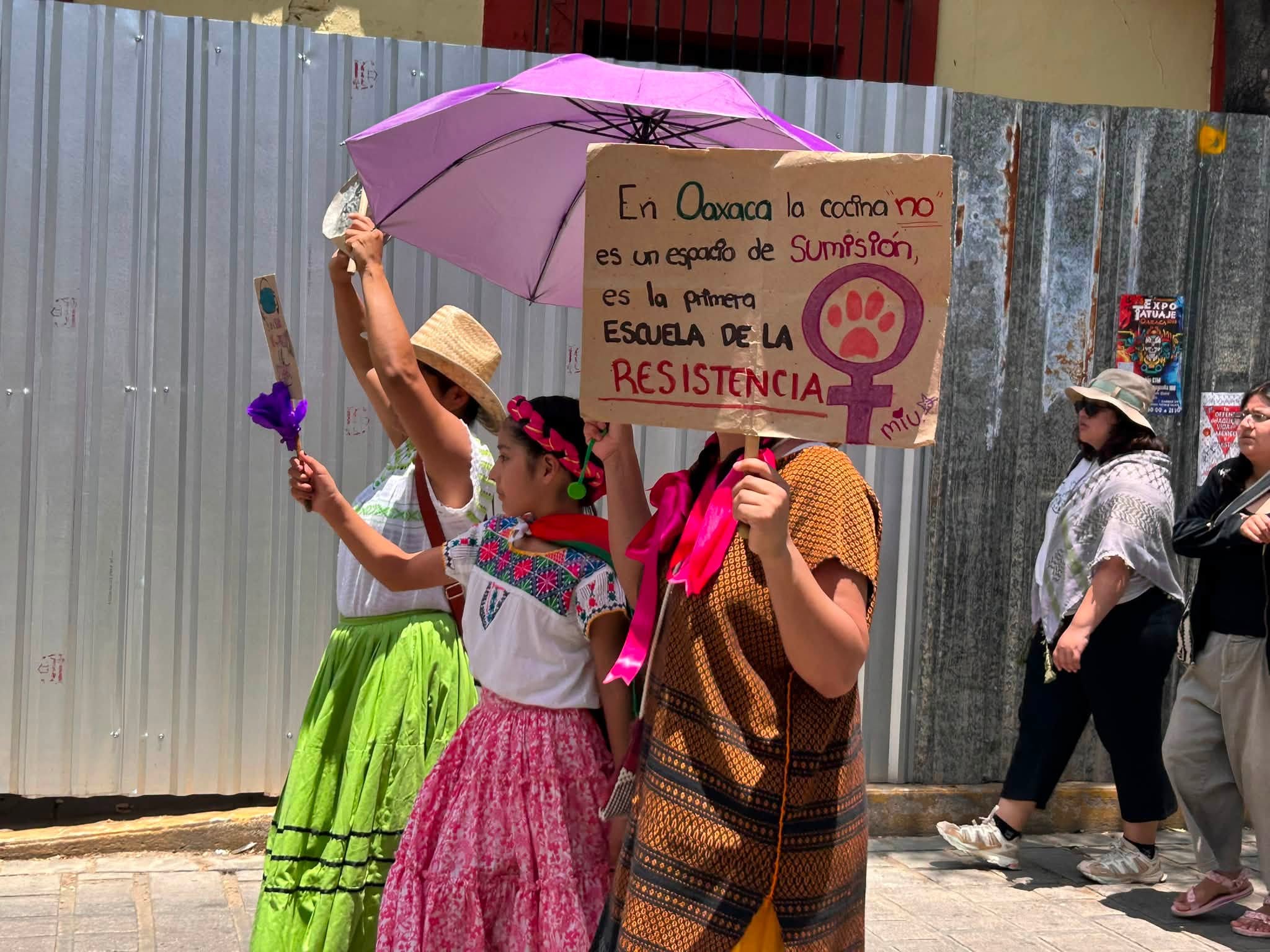 A 20 años de la Marcha de las Cacerolas, mujeres de Oaxaca reivindican su papel en la APPO