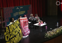 Protestan ante Angela Davis en la UNAM por muertes de mujeres en Santa Martha Acatitla Angela Davis en la UNAM: activistas llevan el caso Sheveck al diálogo sobre abolicionismo