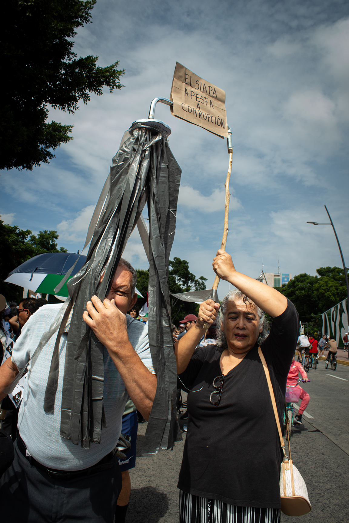 Más de 900 personas se concentran en el Parque Rojo, en Guadalajara, antes de iniciar la Megamarcha por el Agua rumbo a Plaza Liberación. Guadalajara, Jalisco, 23 de agosto de 2026.
