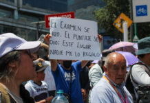 Aspirantes de la UNAM protestan en Rectoría y cierran Insurgentes tras exigencia de nuevo examen Aspirantes de la UNAM se manifiestan en rectoría y cierran avenida de los insurgentes