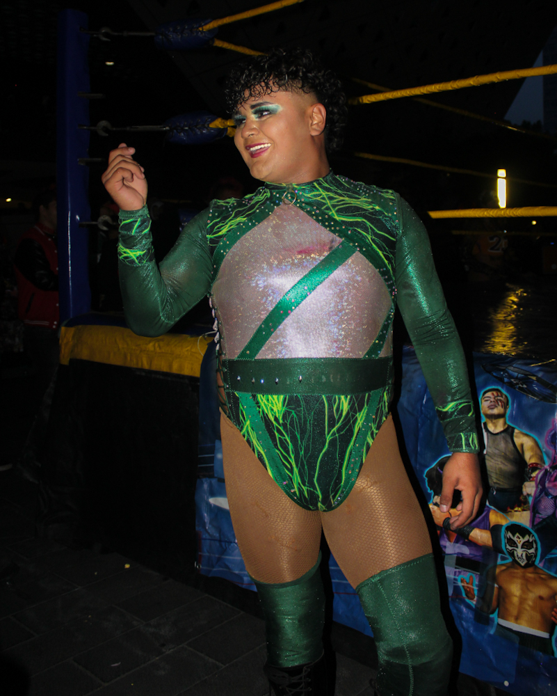 Luchadoras trans de la liga Lucha Trans combaten sobre un ring instalado en la Cineteca Nacional durante la jornada del 22 de agosto de 2026.