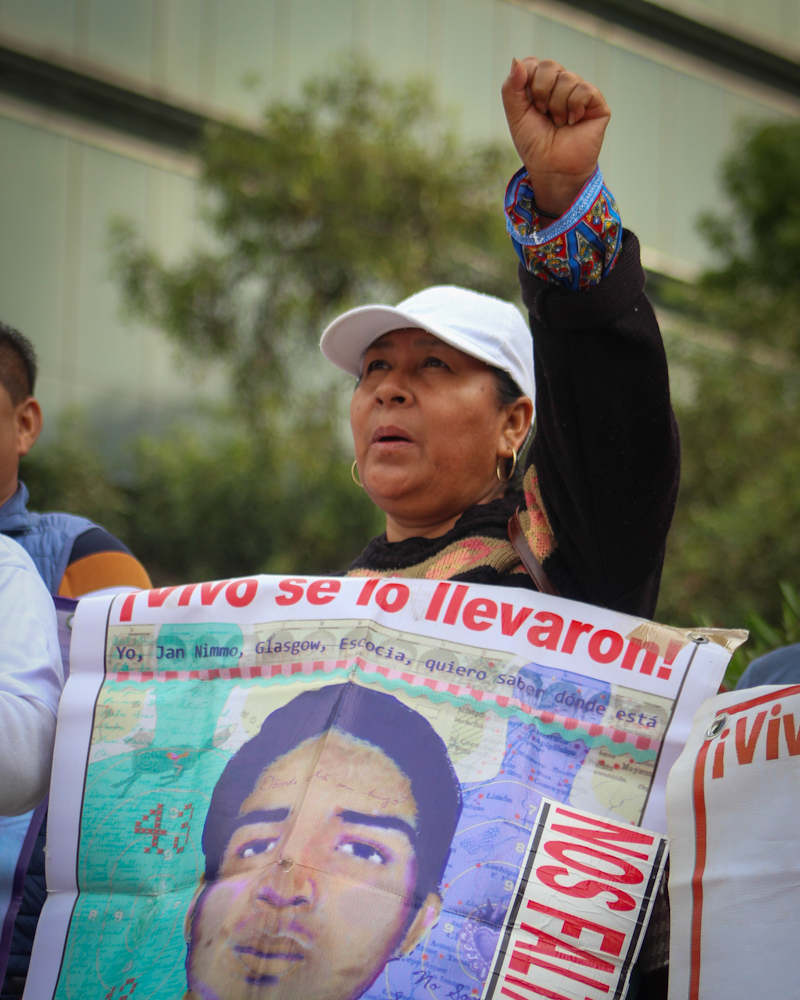 143 Acción Global por Ayotzinapa: madres y padres exigen que Ángel Aguirre hable