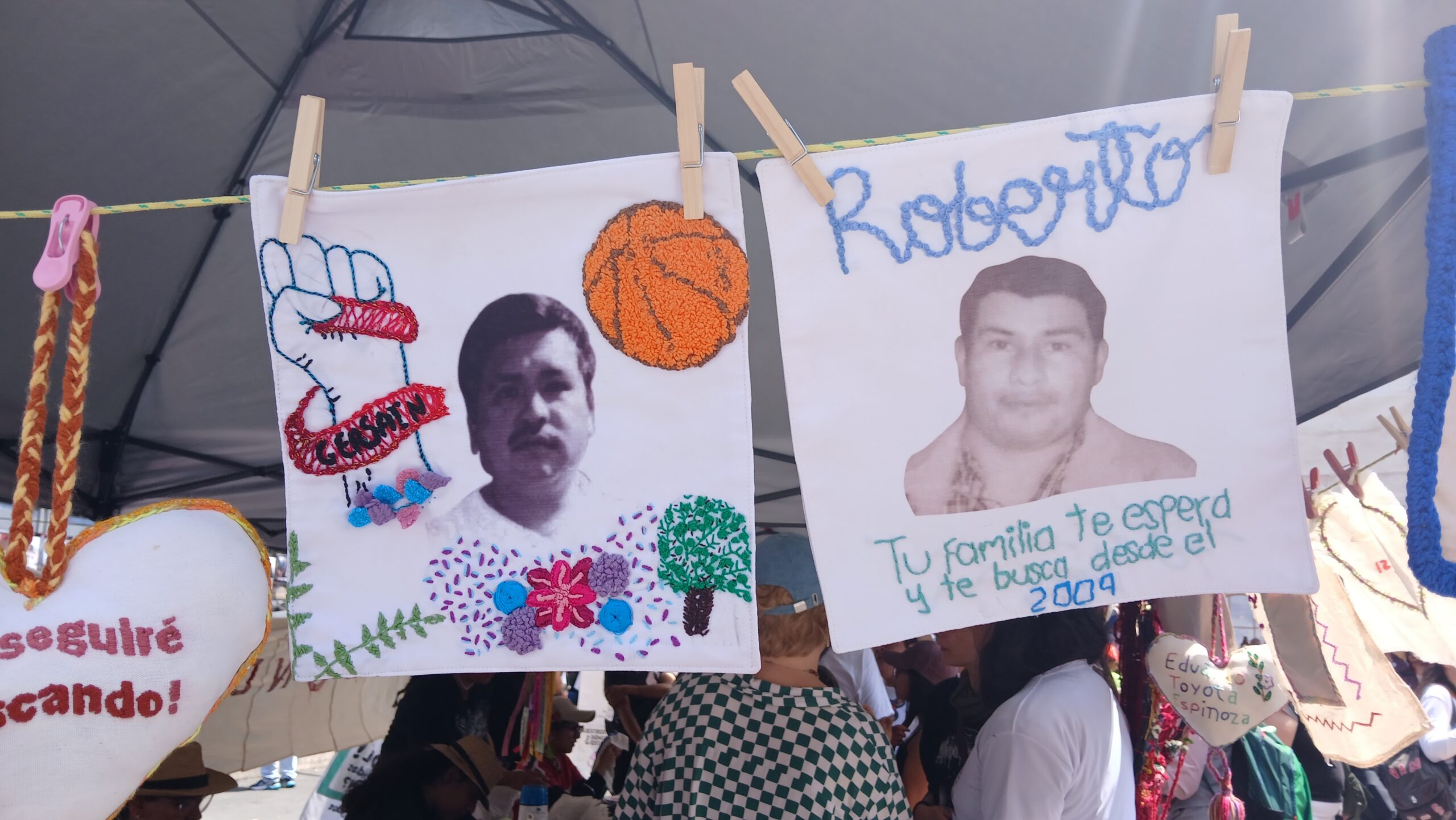 Personas desaparecidas, más de 135 mil: Bordar colectivamente en resistencia para dignificar la memoria e incansable búsqueda