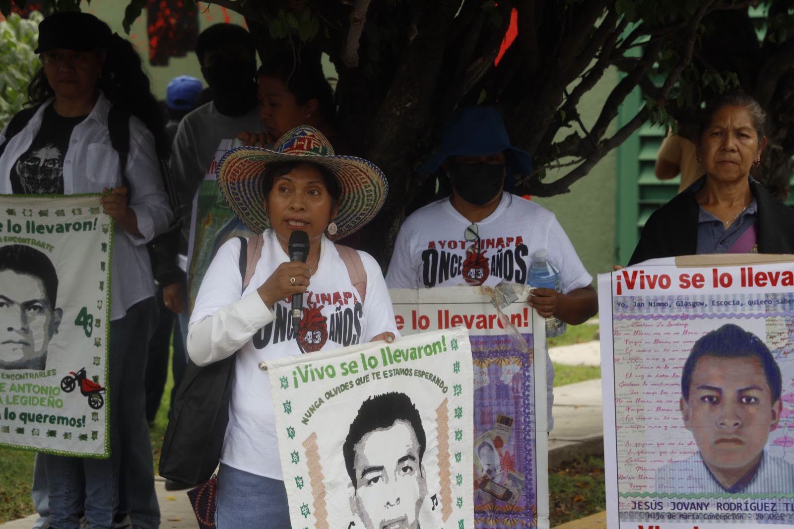 En Iguala, familias de Ayotzinapa exigen al Ejército entregar 853 folios a 12 años de la desaparición